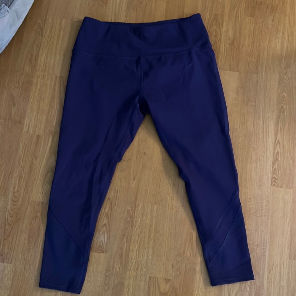 NEVER WORN MTA Sport Navy Blue Floral Leggings